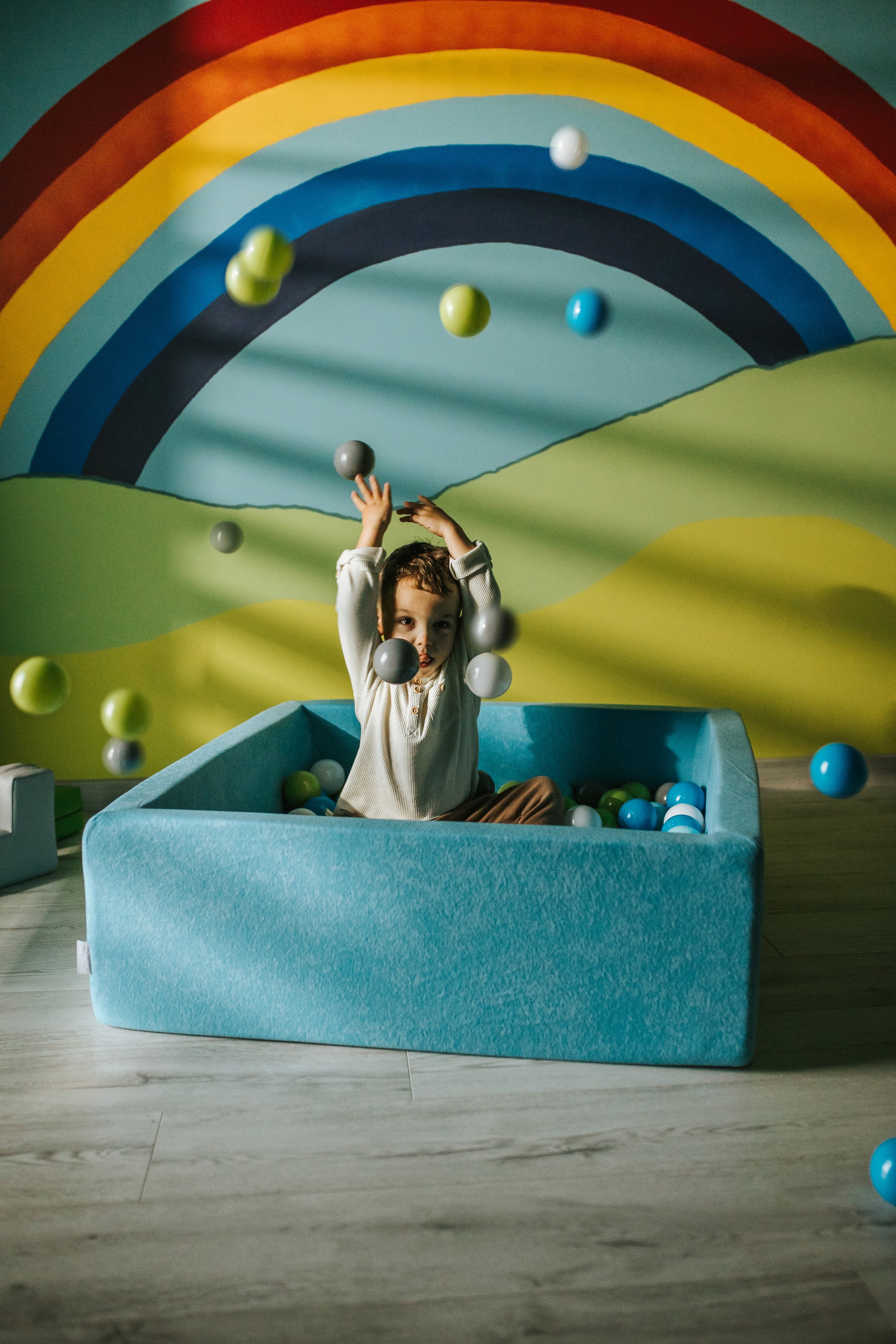 Pool with balls for children