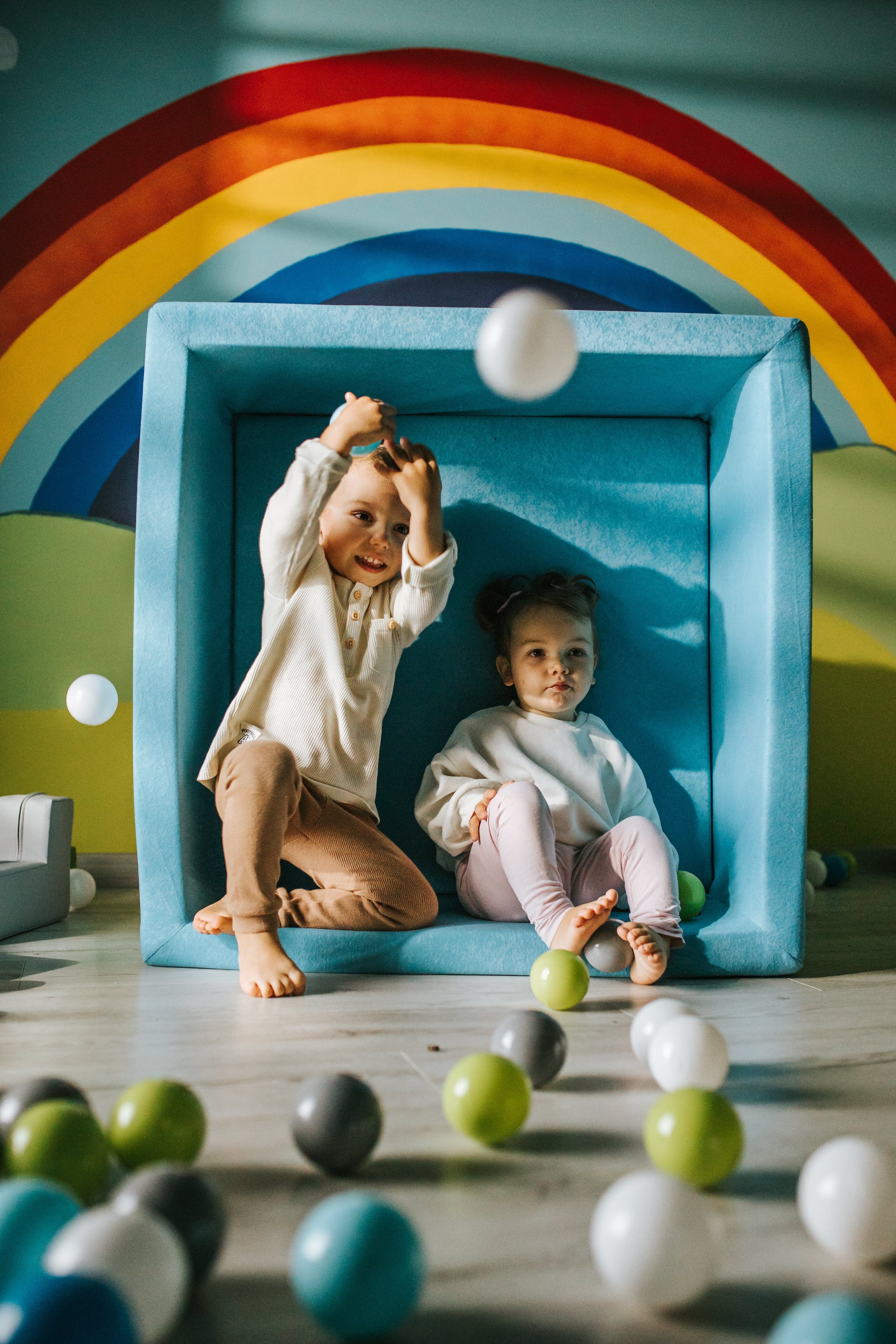 Pool with balls for children